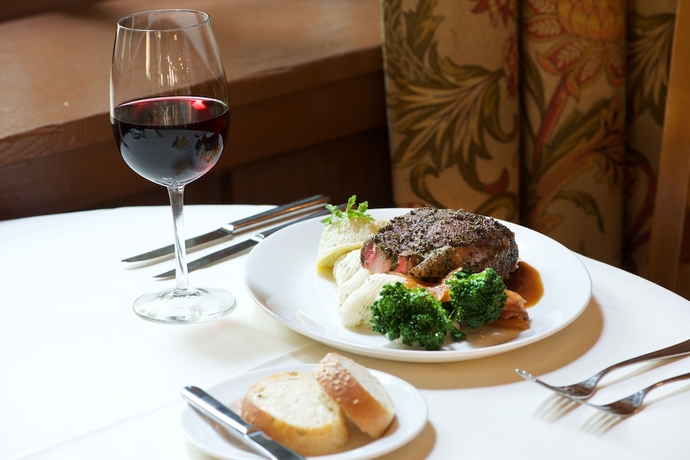 Imagen del bar/restaurante del Hotel The Ahwahnee. Foto 8