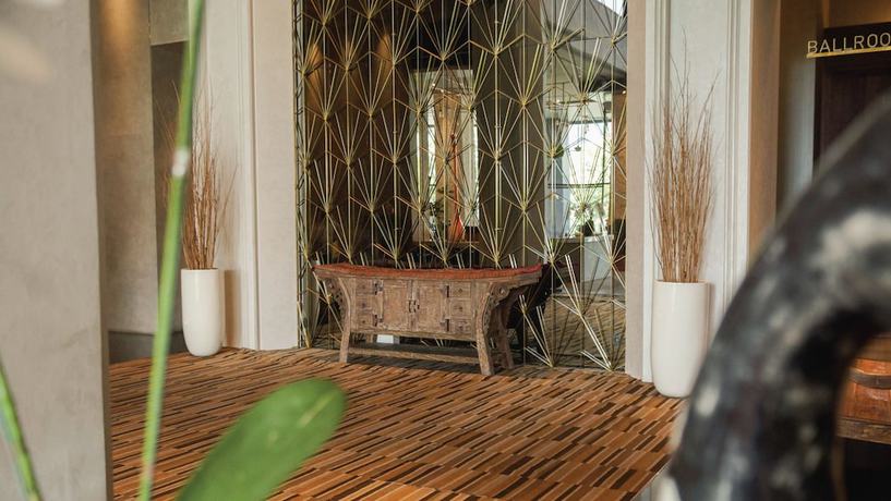 Imagen de los exteriores del Hotel The Akmani Jakarta. Foto 10