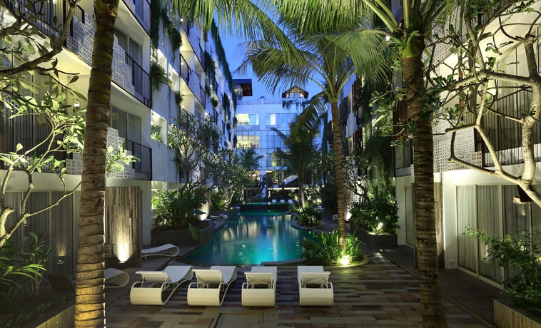 Imagen de la piscina del Hotel The Akmani Legian - Chse Certified. Foto 21