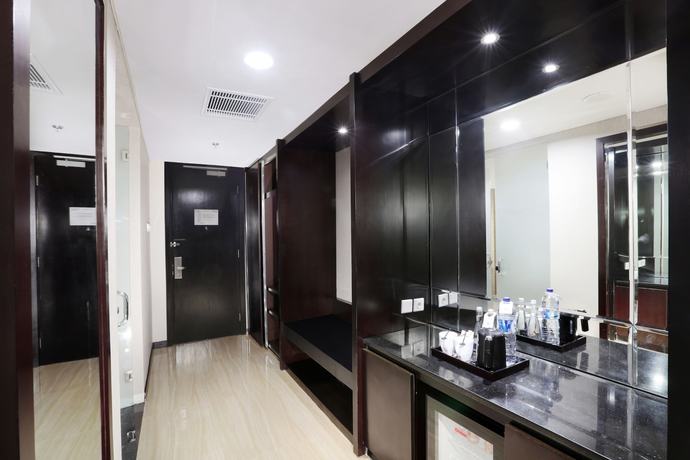 Imagen de la habitación del Hotel The Alana Hotel and Convention Center - Solo by Aston. Foto 2