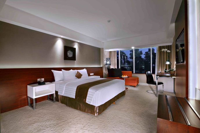 Imagen de la habitación del Hotel The Alana Yogyakarta Hotel and Convention Center. Foto 7