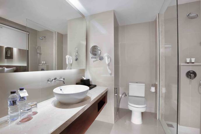 Imagen de la habitación del Hotel The Alana Yogyakarta Hotel and Convention Center. Foto 9