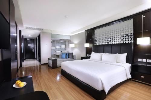 Imagen de la habitación del Hotel The Alana & Convention Center Solo. Foto 8