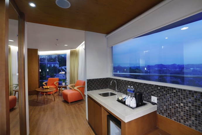 Imagen de la habitación del Hotel The Alana and Conference Sentul City By Aston. Foto 7