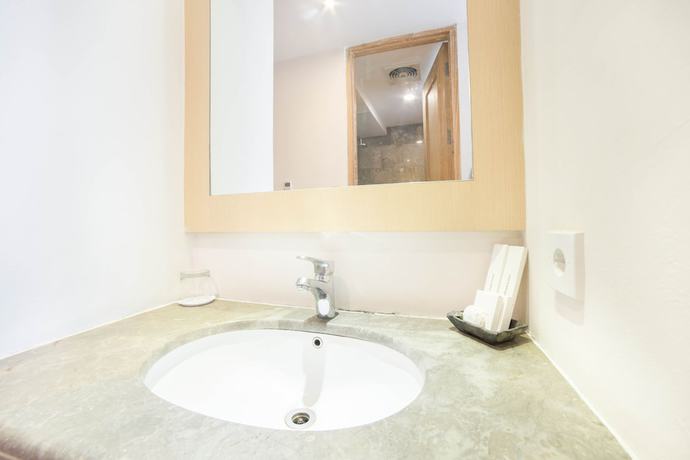 Imagen de la habitación del Hotel The Alea Seminyak. Foto 3