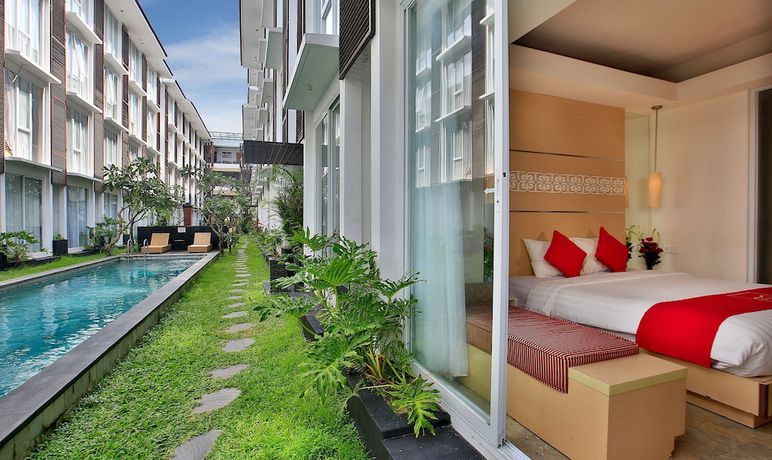 Imagen de la piscina del Hotel The Alea Seminyak. Foto 15