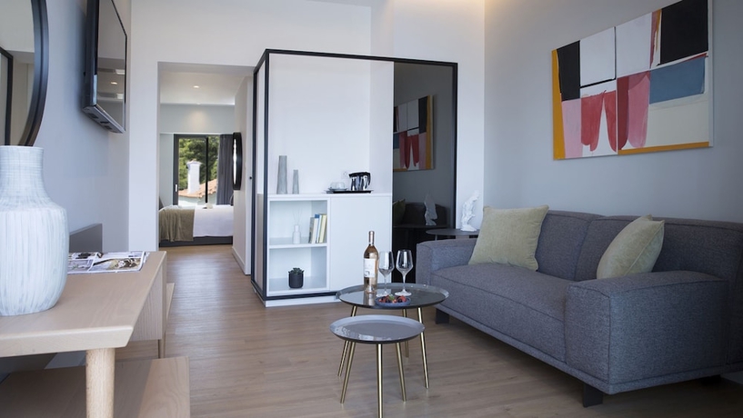 Imagen de la habitación del Hotel The Alex Monte Kastella. Foto 8