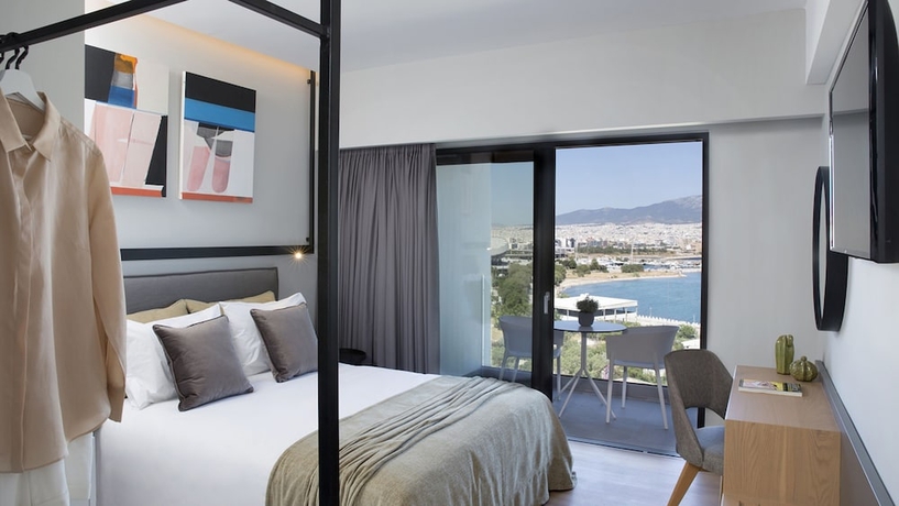 Imagen de la habitación del Hotel The Alex Monte Kastella. Foto 9