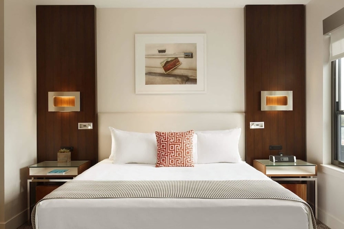 Imagen de la habitación del Hotel The Alexander. Foto 8