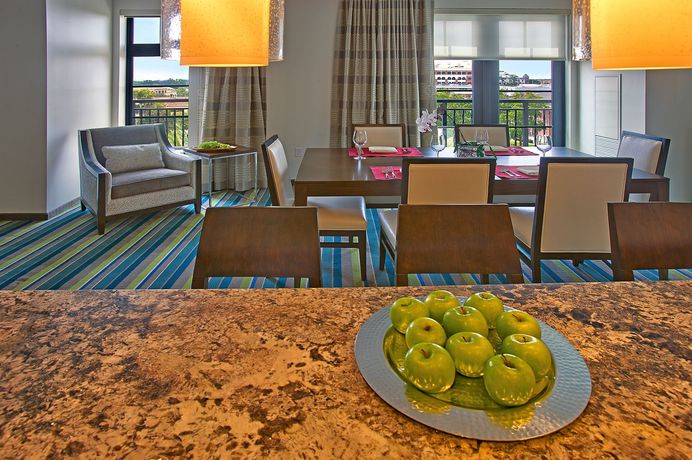 Imagen de los interiores del Hotel The Alfond Inn. Foto 9