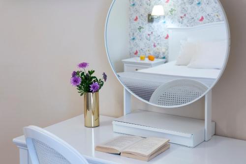 Imagen de la habitación del Hotel The Alley Kefalonia. Foto 4