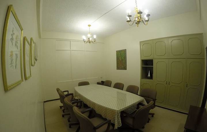 Imagen de los interiores del Hotel The Alpa and Restaurant. Foto 12