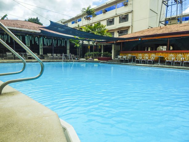Imagen de la piscina del Hotel The Alpa and Restaurant. Foto 17