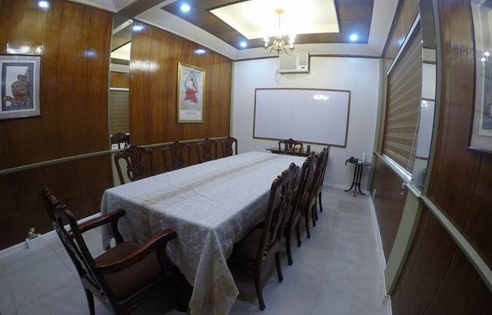 Imagen de los interiores del Hotel The Alpa and Restaurant. Foto 15