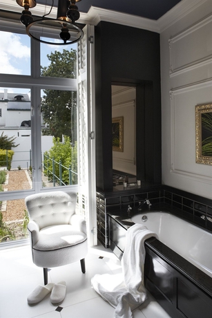 Imagen de la habitación del Hotel The Alphen Boutique and Spa. Foto 5