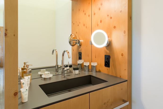 Imagen de la habitación del Hotel The Alpina Mountain Resort. Foto 16