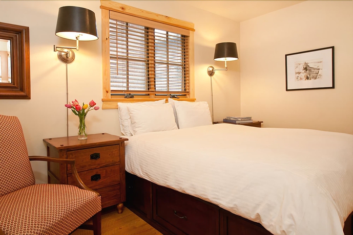 Imagen de la habitación del Hotel The Alpine House. Foto 8