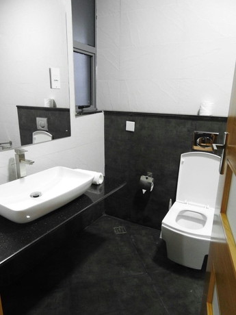 Imagen de la habitación del Hotel The Alps. Foto 8