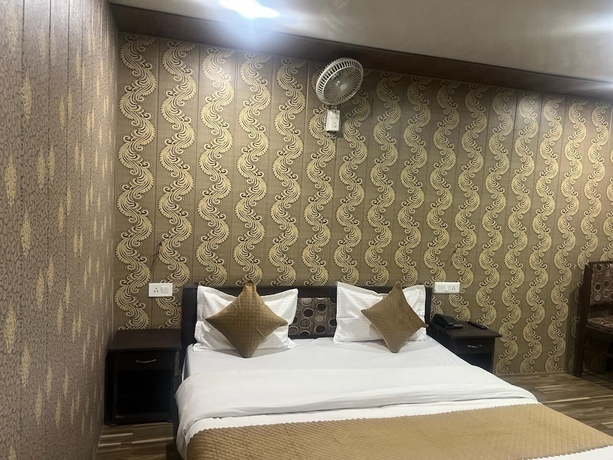 Imagen de la habitación del Hotel The Amar Grand. Foto 3