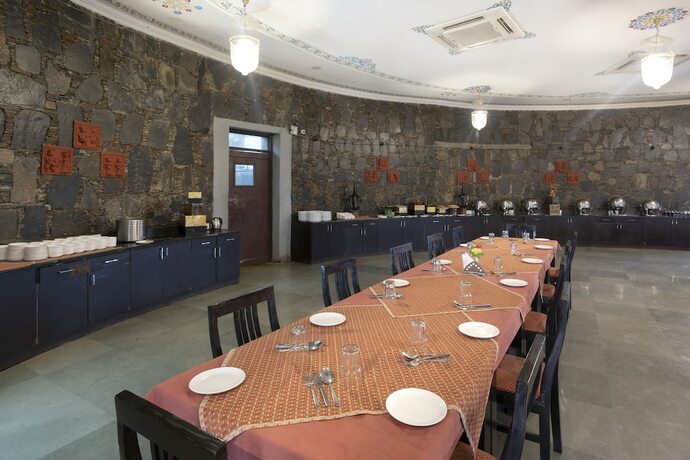 Imagen del bar/restaurante del Hotel The Amargarh, Udaipur. Foto 16