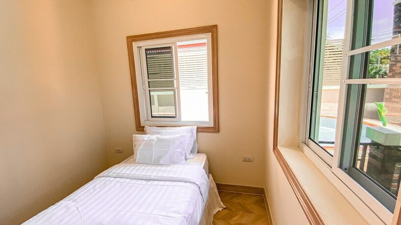 Imagen de la habitación del Hotel The Amazia Pool Villa. Foto 25