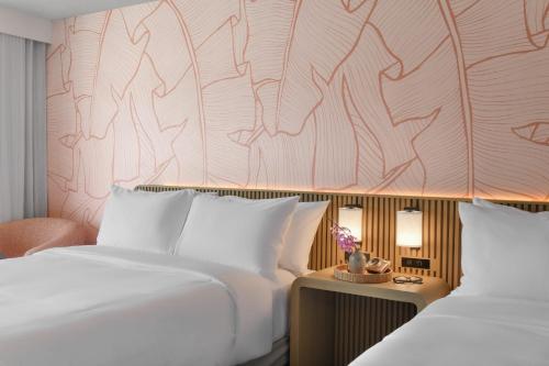 Imagen de la habitación del Hotel The Ambassador of Waikiki, Tapestry Collection by Hilton. Foto 6