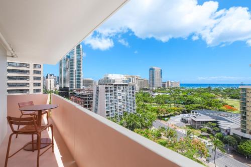Imagen de la habitación del Hotel The Ambassador of Waikiki, Tapestry Collection by Hilton. Foto 16