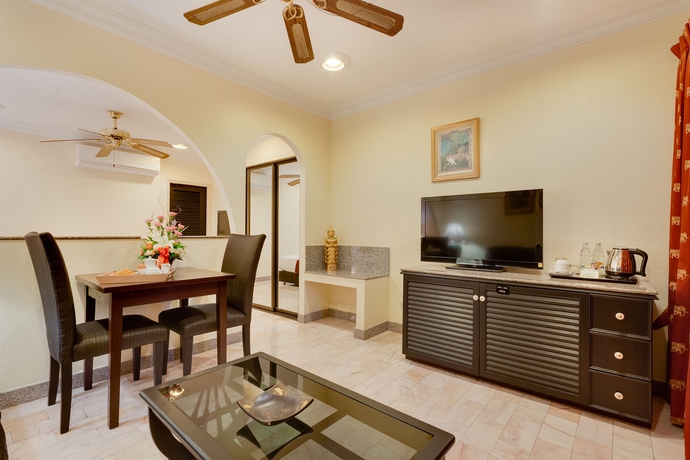 Imagen de los interiores del Hotel The Ambiance. Foto 15
