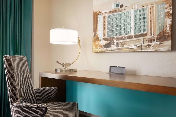 Imagen de la habitación del Hotel The American Atlanta Downtown - A Doubletree By Hilton. Foto 12