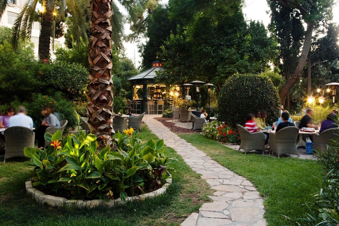 Imagen del bar/restaurante del Hotel The American Colony Hotel &ndash; Small Luxury Hotels Of The World. Foto 4