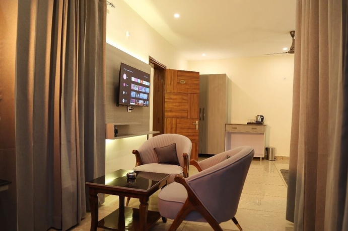 Imagen de la habitación del Hotel The Amore Hills. Foto 4
