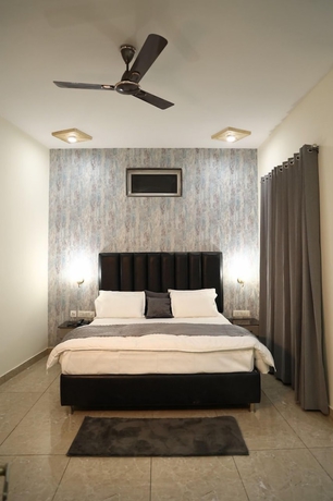 Imagen de la habitación del Hotel The Amore Hills. Foto 5