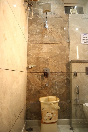 Imagen de la habitación del Hotel The Amore Hills. Foto 11