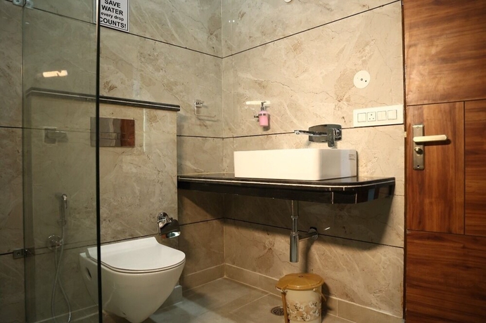 Imagen de la habitación del Hotel The Amore Hills. Foto 14