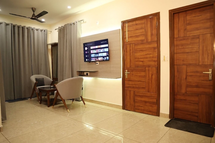 Imagen de la habitación del Hotel The Amore Hills. Foto 15
