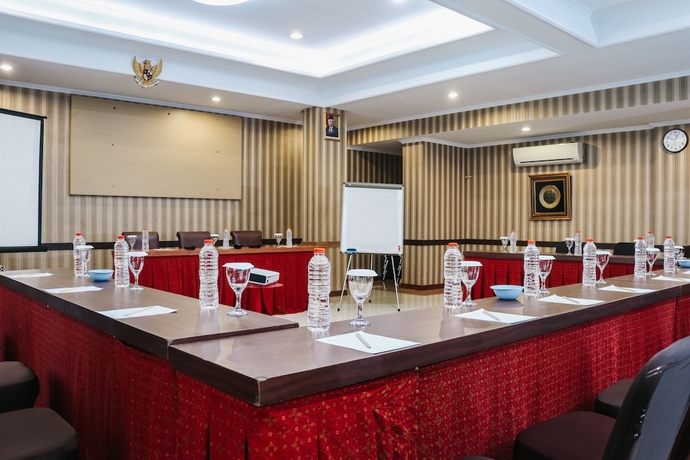 Imagen de los interiores del Hotel The Amrani Syariah. Foto 19
