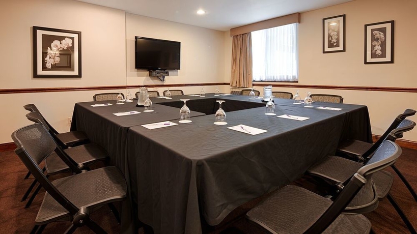 Imagen de los interiores del Hotel The Andrew Hotel. Foto 9