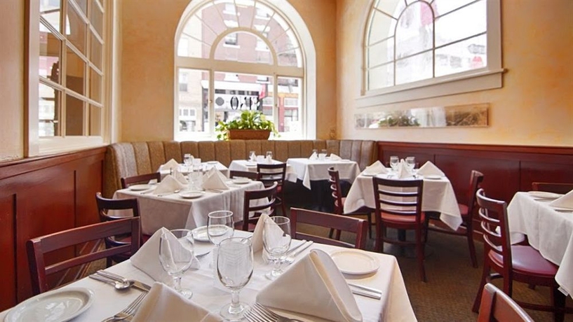 Imagen del bar/restaurante del Hotel The Andrews. Foto 3