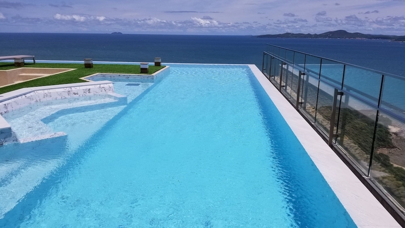 Imagen de la piscina del Hotel The Andromeda Condominium. Foto 19