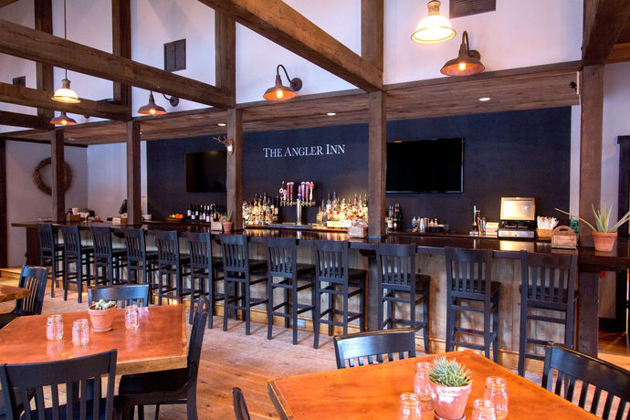 Imagen del bar/restaurante del Hotel The Angler Inn. Foto 2