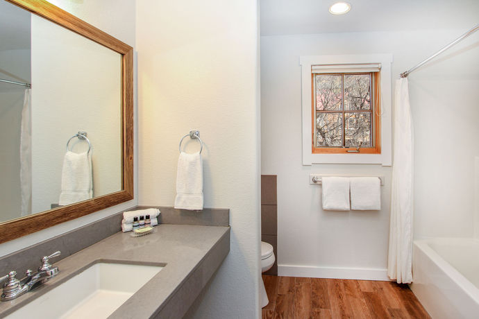 Imagen del bar/restaurante del Hotel The Angler Inn. Foto 4