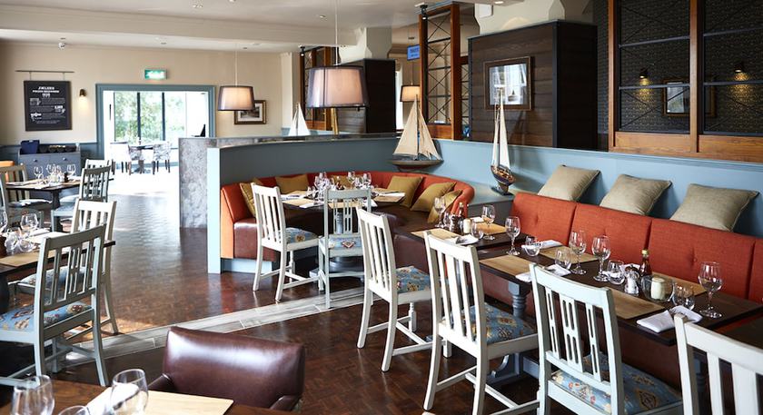 Imagen del bar/restaurante del Hotel The Anglesey Arms. Foto 7