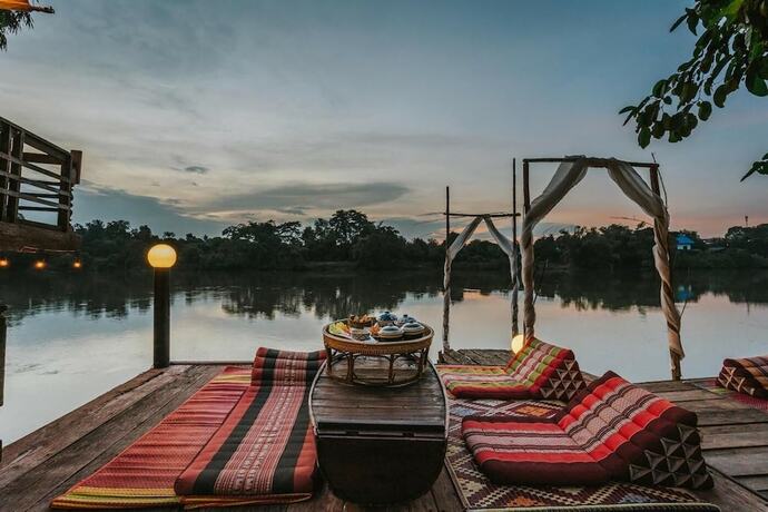 Imagen general del Hotel The Antique Riverside. Foto 7