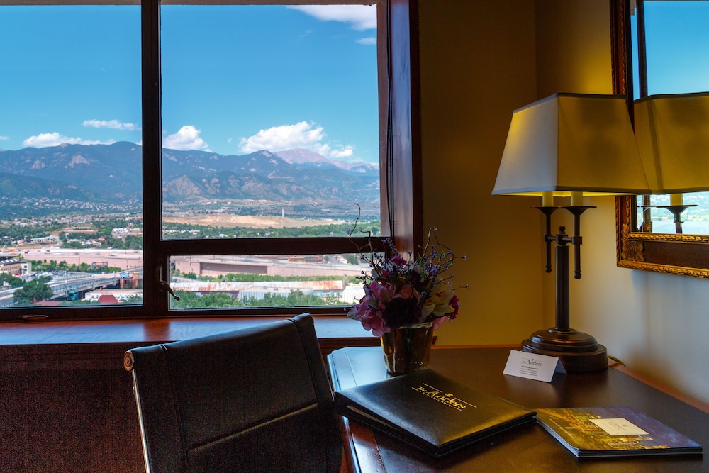 Imagen de la habitación del Hotel The Antlers, A Wyndham. Foto 7