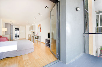 Imagen general del Hotel The Apartment Barcelona Sagrada Familia. Foto 12