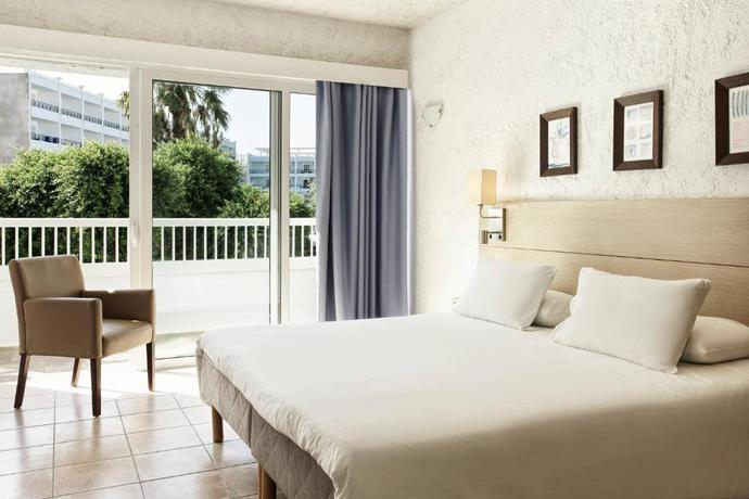 Imagen general del Hotel The Apartments by Esperia. Foto 1