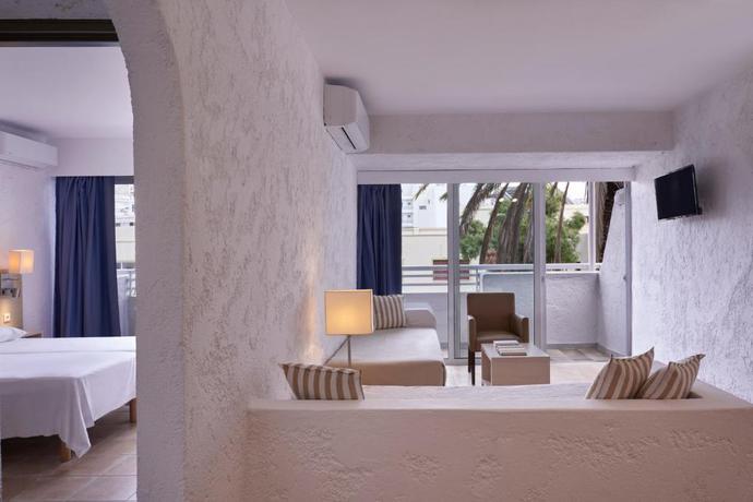 Imagen general del Hotel The Apartments by Esperia. Foto 10