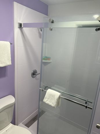Imagen de la habitación del Hotel The Aqua Pacific. Foto 4