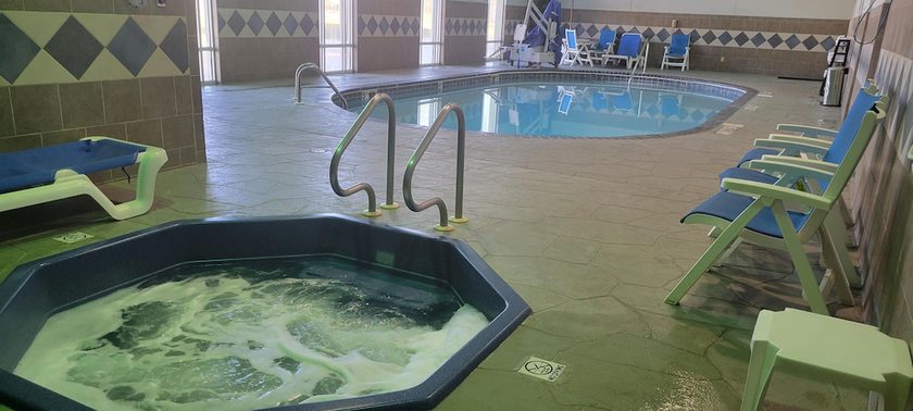 Imagen de la piscina del Hotel The Arc. Foto 20