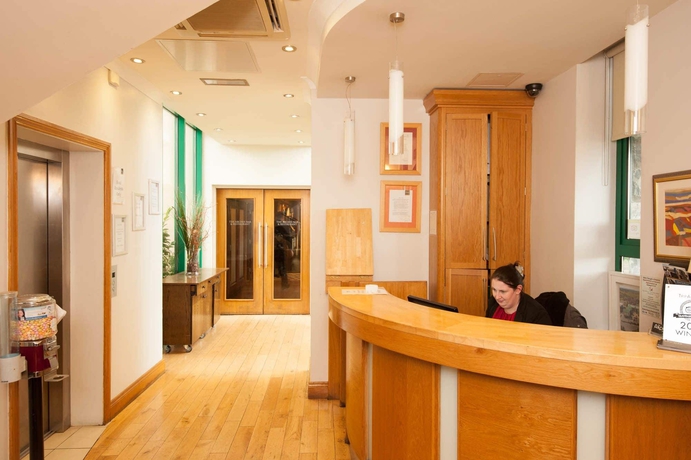 Imagen de los interiores del Hotel The Arches. Foto 13